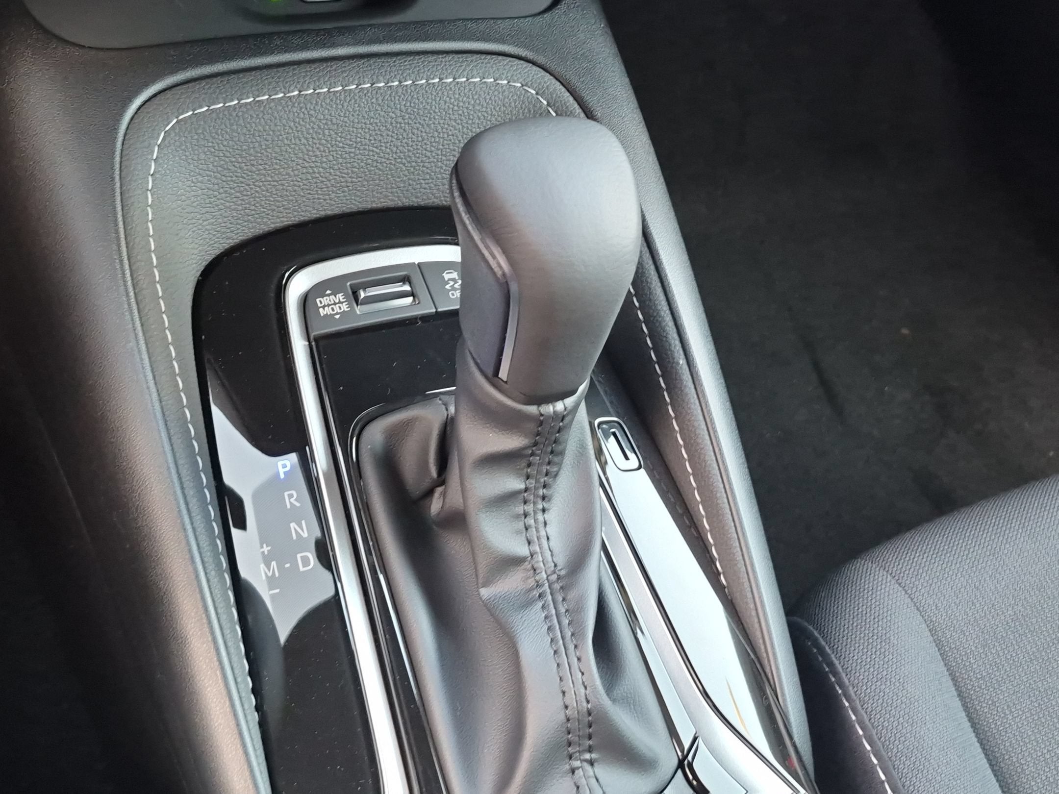 2027 Toyota Corolla Hatchback SE